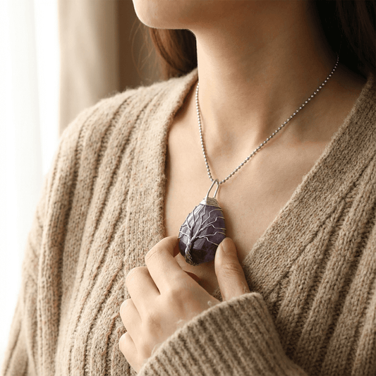 Natural Crystal Teardrop Necklace: Healing & Harmony
